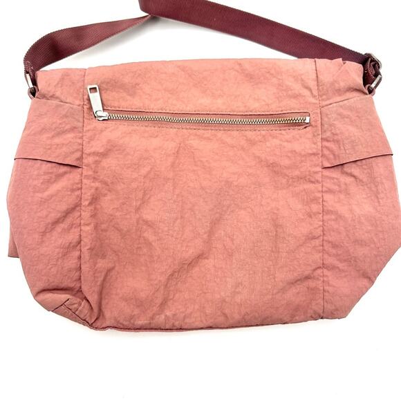 Lululemon On My Level Crossbody Bag - Picture 7 of 16